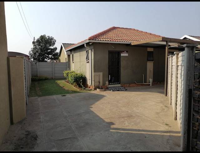 2 BEDROOM PROPERTY TO RENT IN SAVANNA CITY